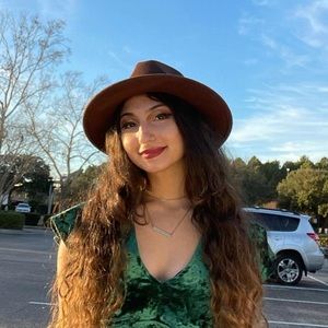 Meet your Posher, Samantha